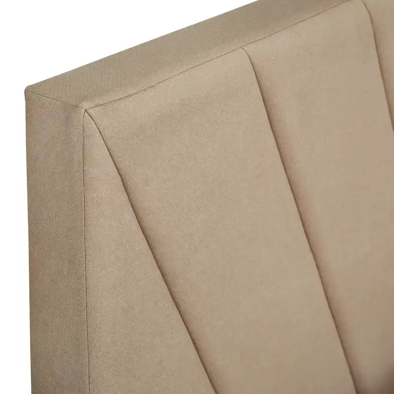 Letto contenitore con base a piattaforma beige e testiera con trapuntatura a V